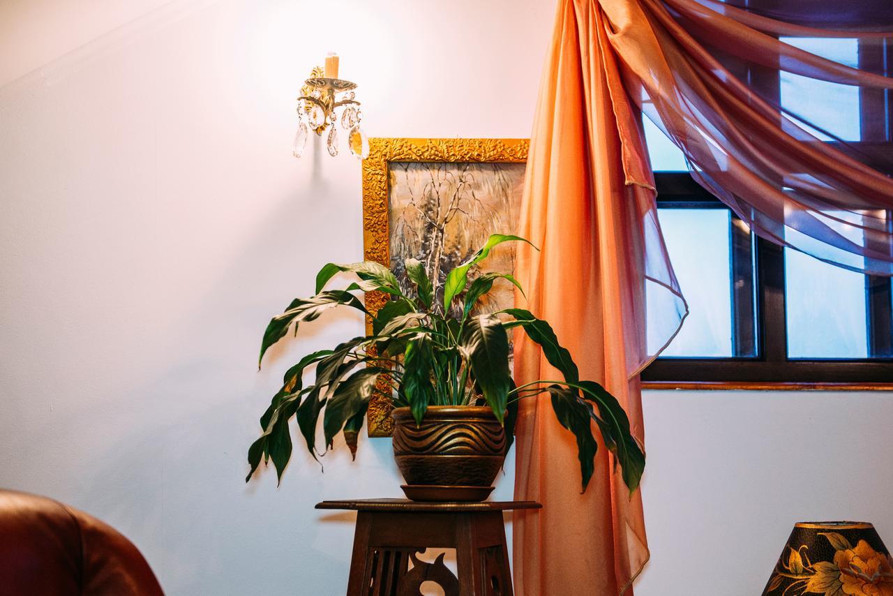 דובנו Antique House Hotel מראה חיצוני תמונה