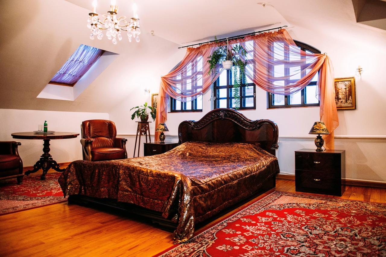 דובנו Antique House Hotel מראה חיצוני תמונה